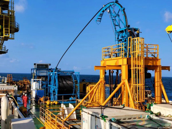 中国首套3.5寸大管径连续油管作业橇组在南海油田成功应用