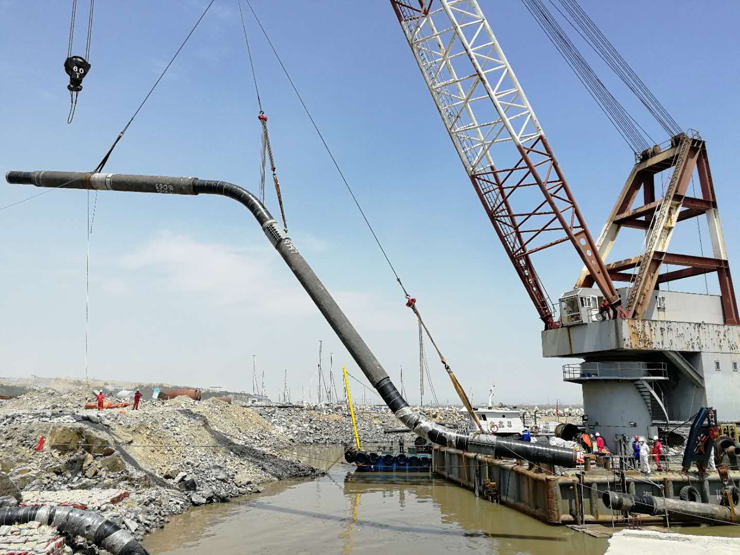 浙石化马目鱼山海底管道安装项目--鱼山侧立管安装项目顺利完工