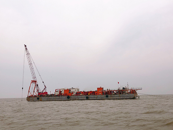 我司总经理视察及慰问月东油田海底电缆裸露治理项目施工现场