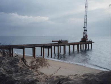 中海油东方1-1油田海底管线登陆安装项目（2002年）