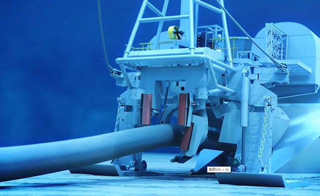 我国首次深水犁式挖沟机海试成功