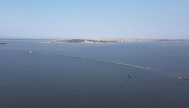 青岛胶州湾海底管道浮拖安装工程顺利完工