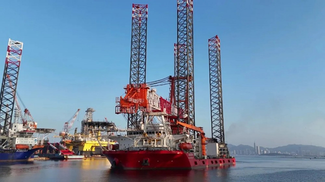 中集来福士交付“华夏鸿鹄01”新型风电安装船