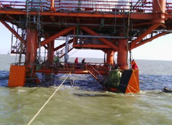 中信能源天时集团月东油田海上采油平台A1、A2靠船件设计、制作、现场安装项目（2013年--天时集团）