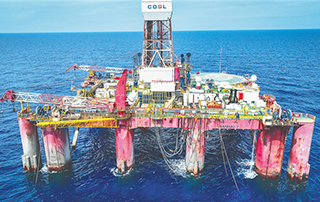 我国首套国产化深水水下采油树完成海底安装