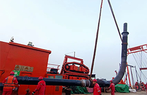 冀东南堡1-29储气库先导试验地面工程注采集输管道项目铺管船施工项目进展顺利