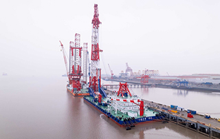全球最大打桩船“二航长青”号顺利交付