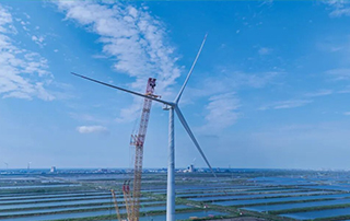 全球最大26兆瓦级海上风电机组成功吊装