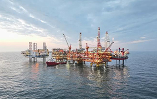 我国海上稠油热采累计产量突破500万吨！