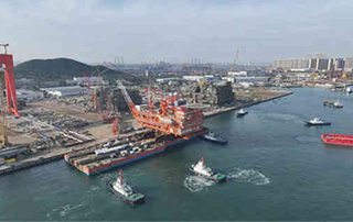 北部湾海域最大海洋油气平台完工起运