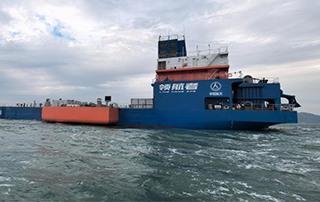 我国首艘火箭网系回收海上平台成功交付